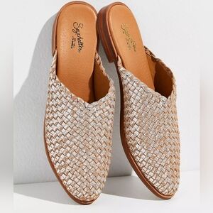 Seychelles Women's Silver and Tan Woven Mules - Size 7.5M - Never Worn!